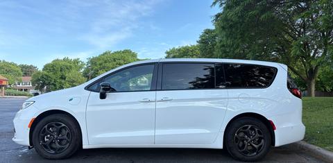 Chrysler Pacifica 2024