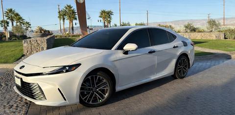 Toyota Camry Hybrid 2026
