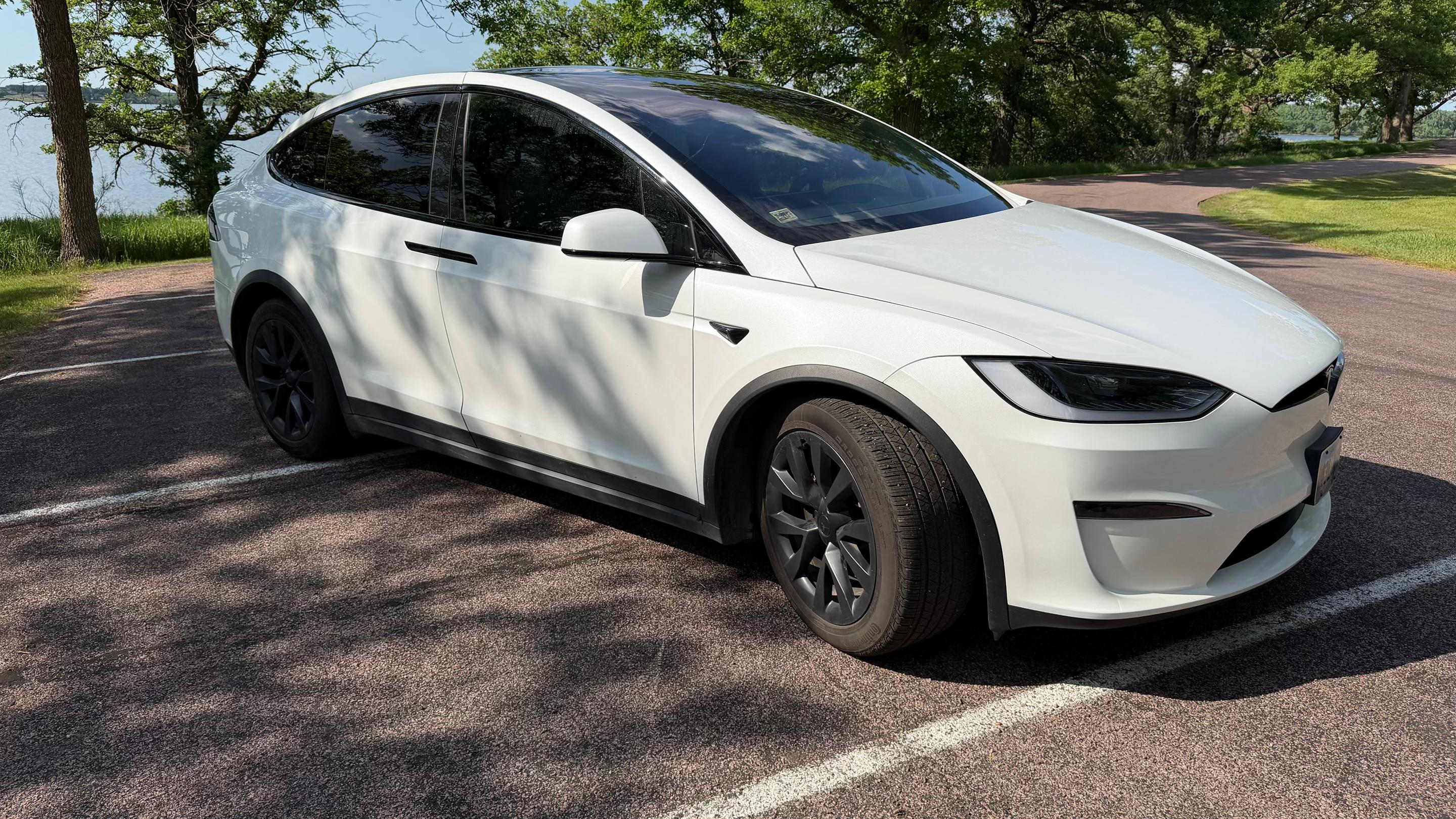 Tesla Model X 2023 in Madison, SD