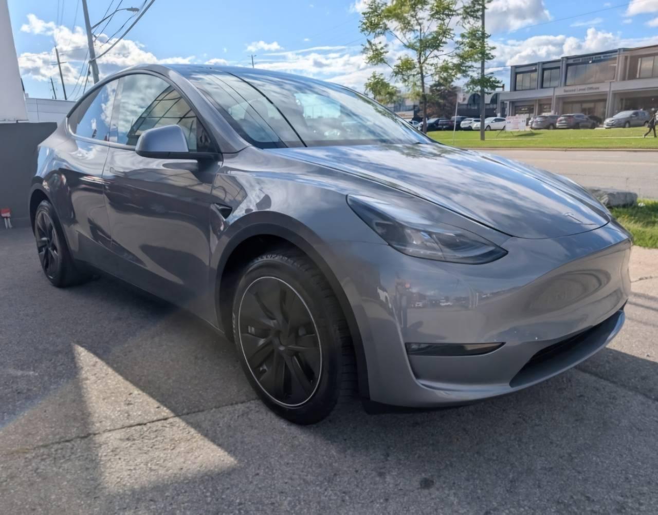 Tesla Model Y 2024 in Toronto, ON