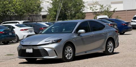 Toyota Camry Hybrid 2026