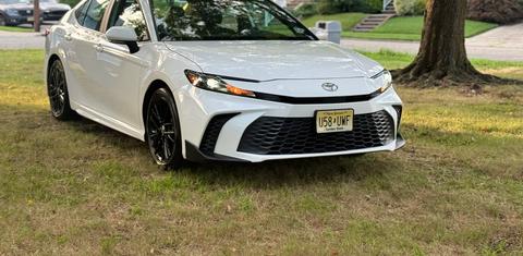 Toyota Camry Hybrid 2025
