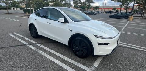 Tesla Model Y 2026