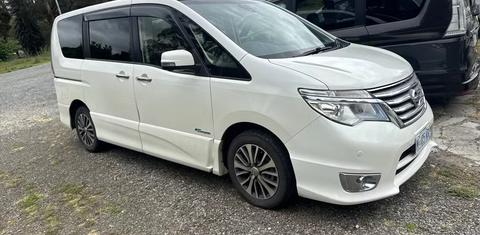 Nissan Serena 2014