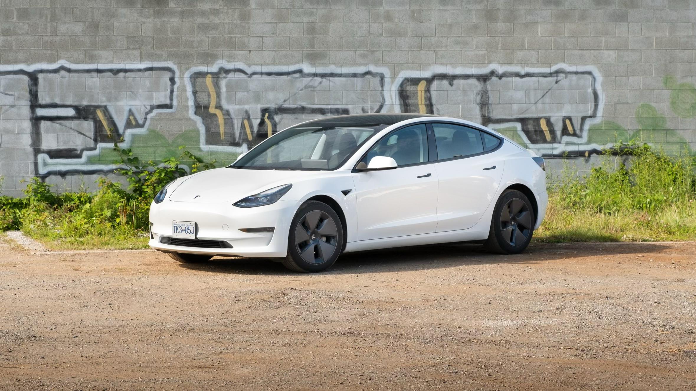 Tesla Model 3 2023 in Richmond, BC