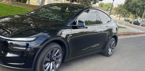 Tesla Model Y 2026
