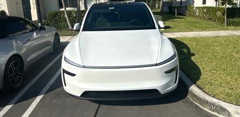 Tesla Model Y 2026