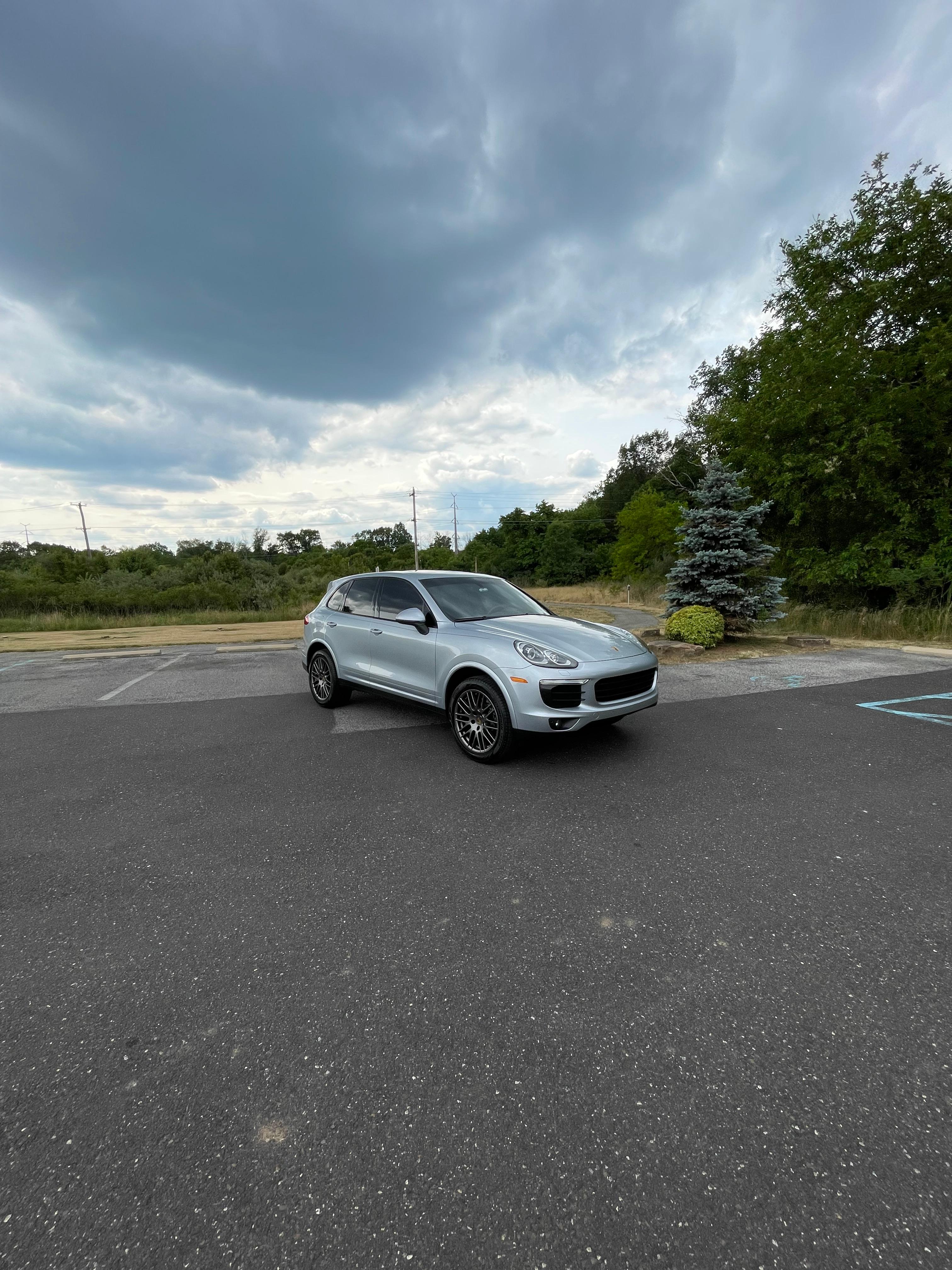 Porsche Cayenne 2017 in Glenside, PA