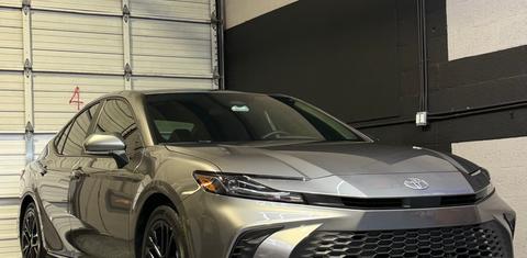 Toyota Camry Hybrid 2026