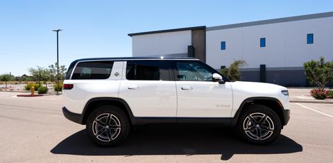 Rivian R1S 2025