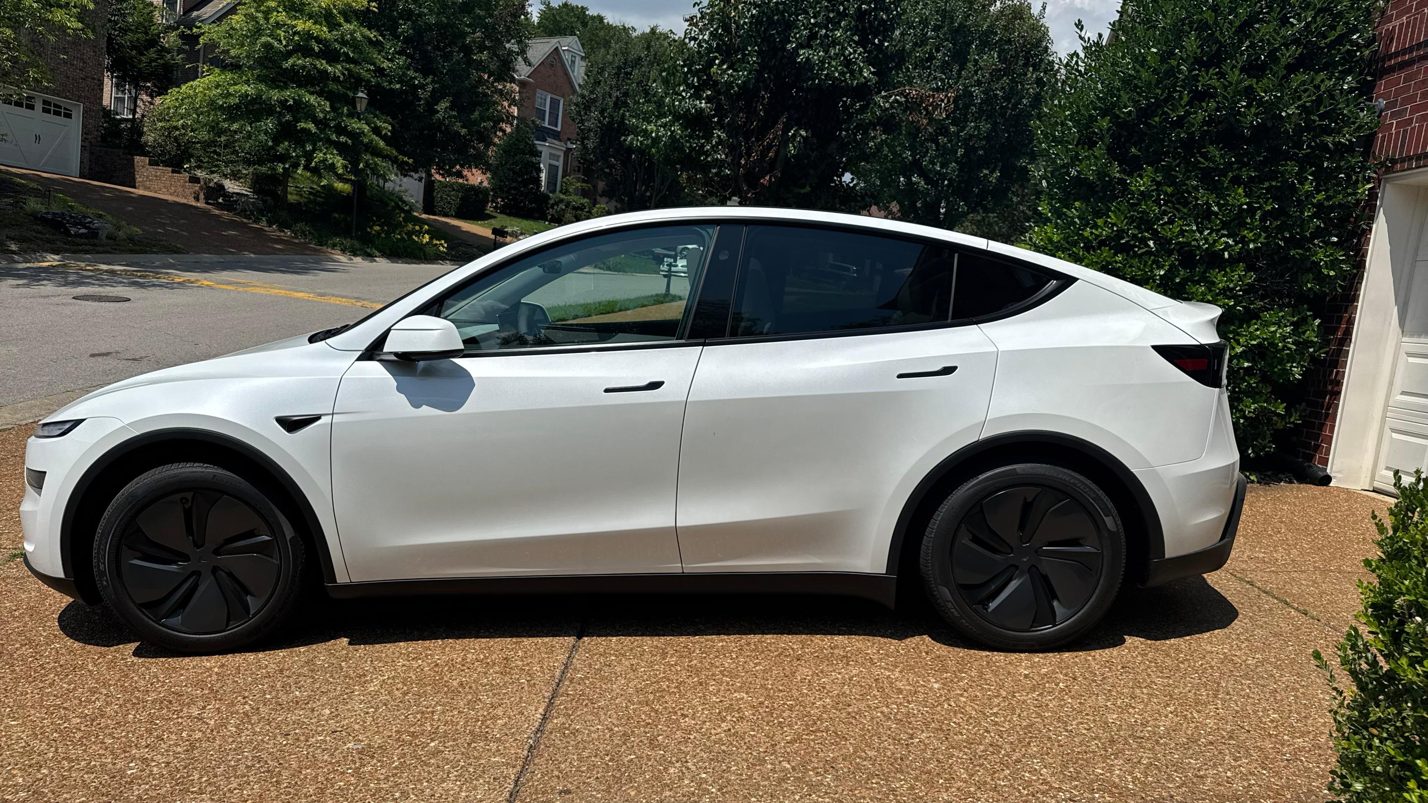 Tesla Model Y 2026 in Brentwood, TN