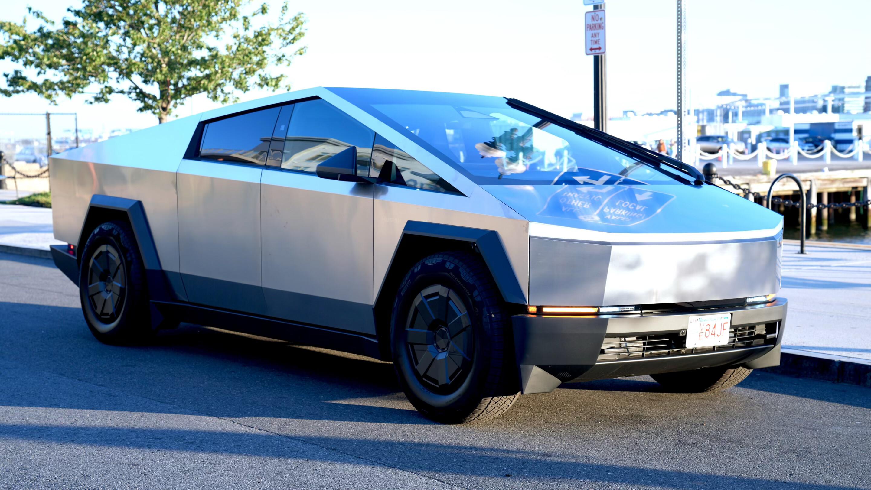 Tesla Cybertruck 2024 in 