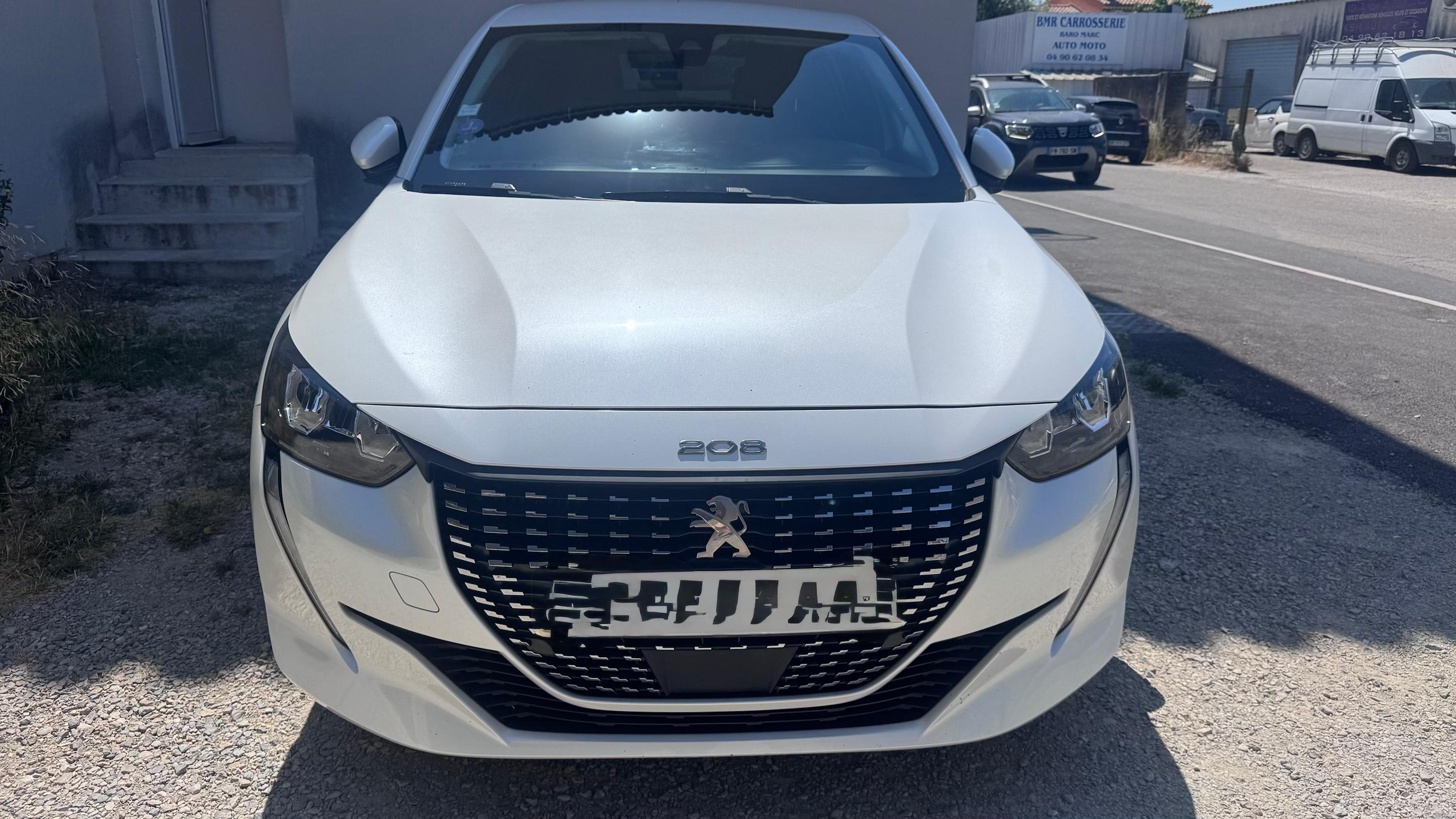 Peugeot 208 2021 à Althen-des-Paluds