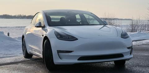 Tesla Model 3 2022