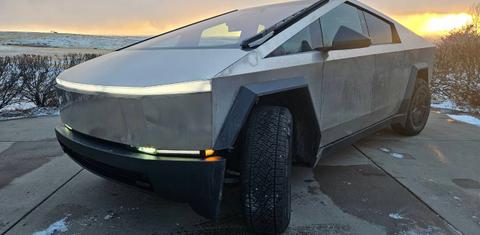 Tesla Cybertruck 2026