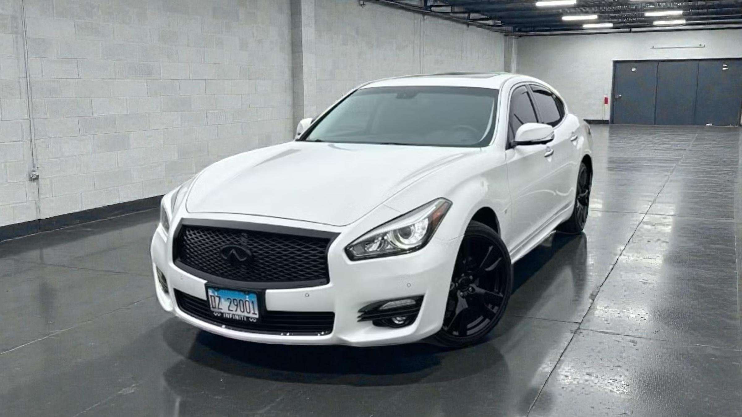 INFINITI Q70 2015 — Exotic car rental alternative in Orland Park, IL