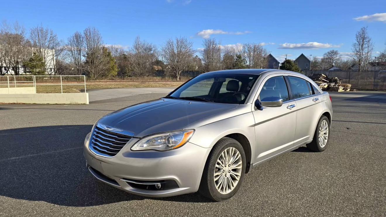 Chrysler 200 2013 in Fayetteville, NC