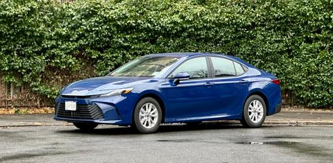 Toyota Camry Hybrid 2025