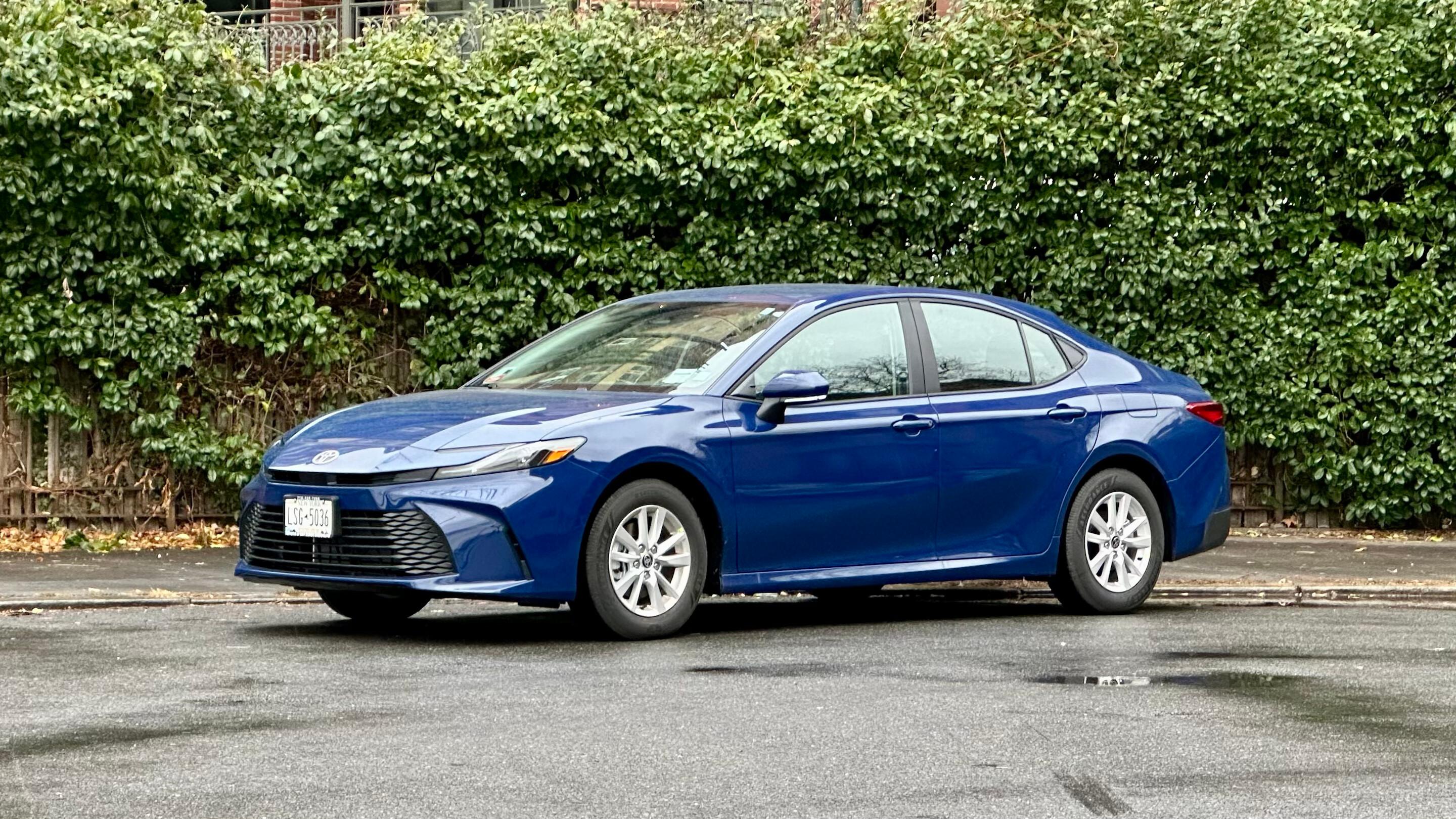 Toyota Camry Hybrid 2025 in 