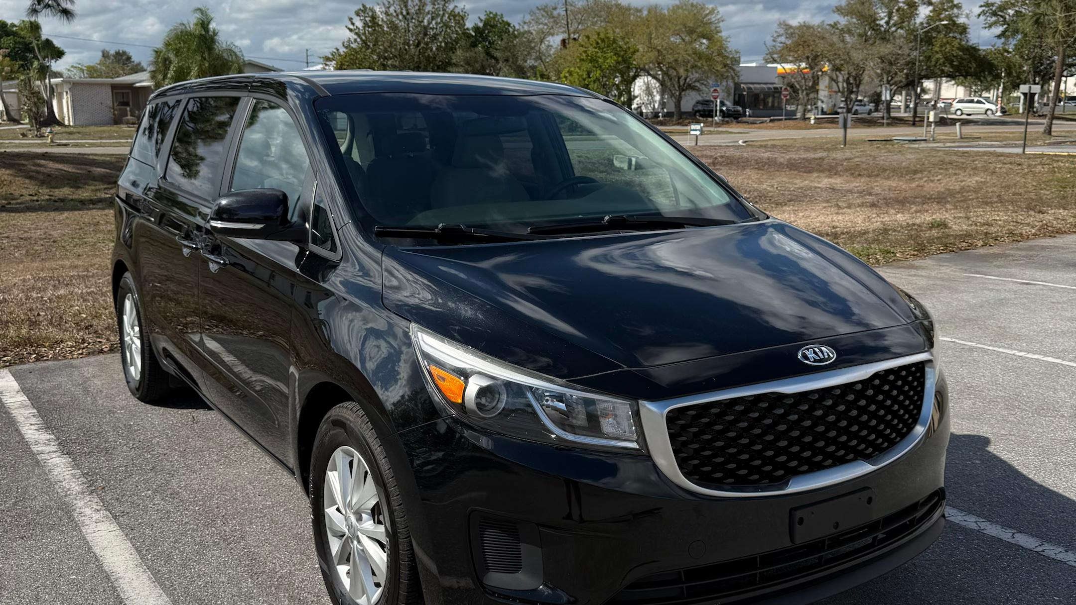 Kia Sedona 2017 in Sarasota, FL