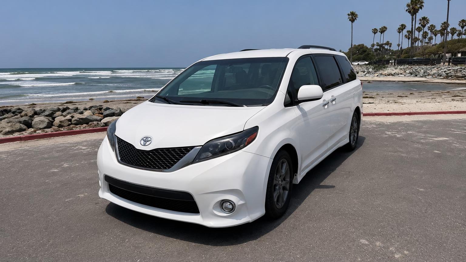 Toyota Sienna 2015 in San Diego, CA