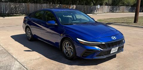 Hyundai Elantra 2024