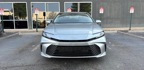Toyota Camry Hybrid 2025