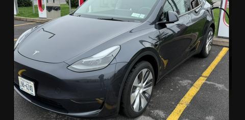 Tesla Model Y 2024