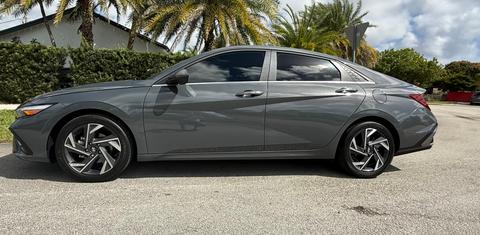Hyundai Elantra 2024