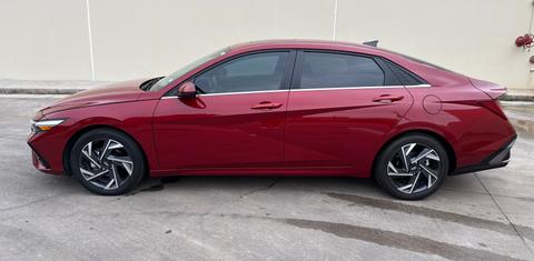Hyundai Elantra 2024