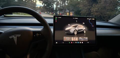 Tesla Model Y 2024