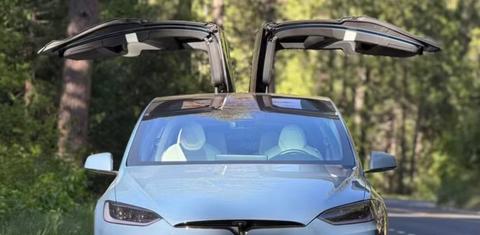 Tesla Model X 2026