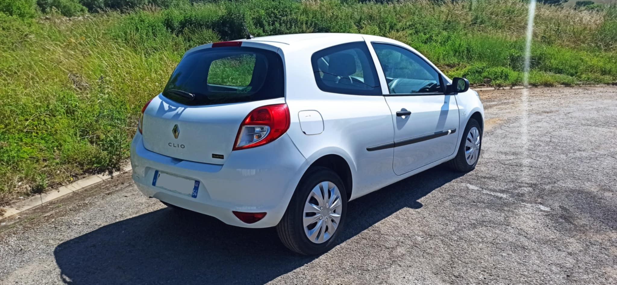 Renault CLIO III SOCIETE 2014 à Gorcy