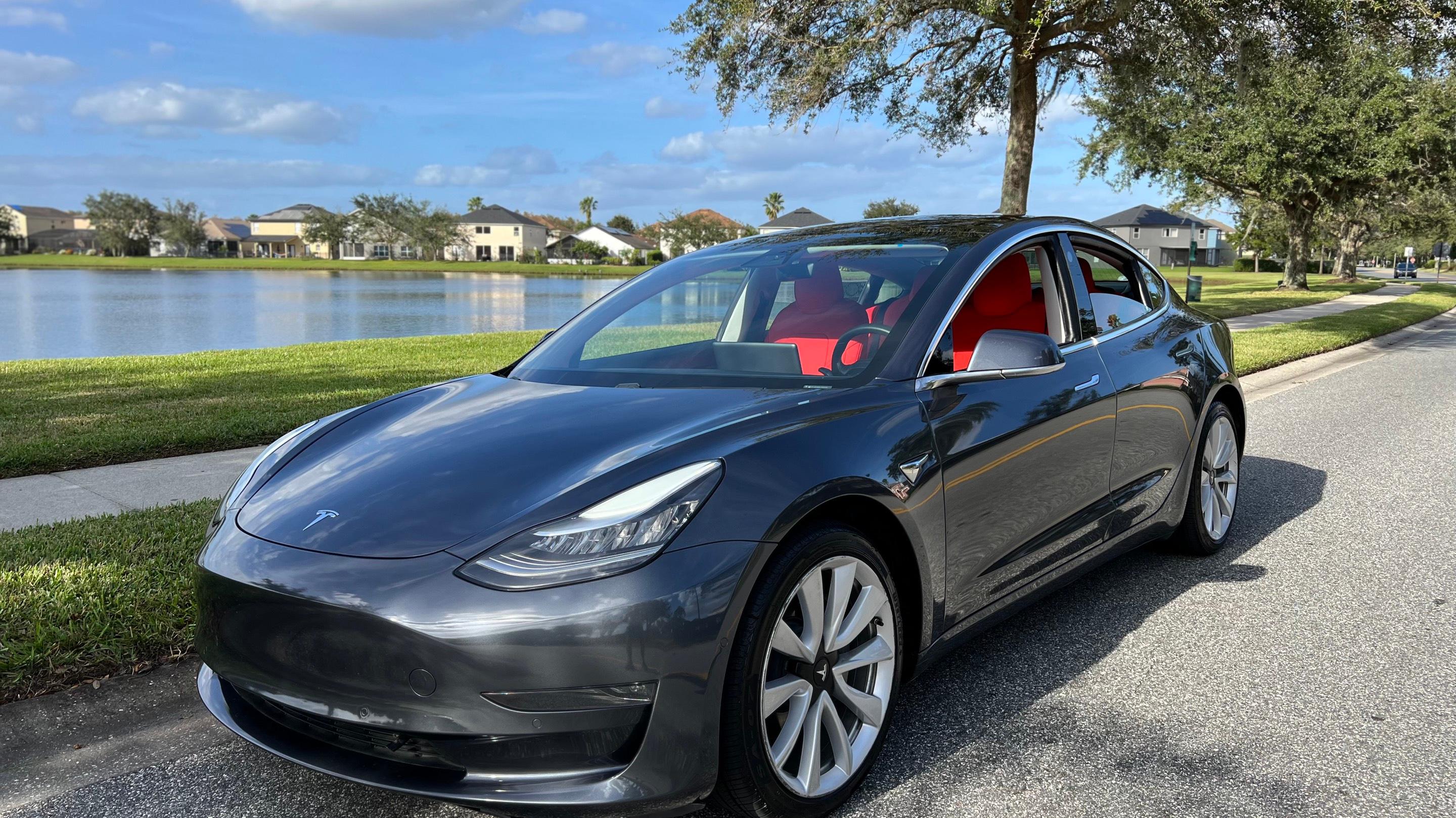 Tesla Model 3 2020 in 