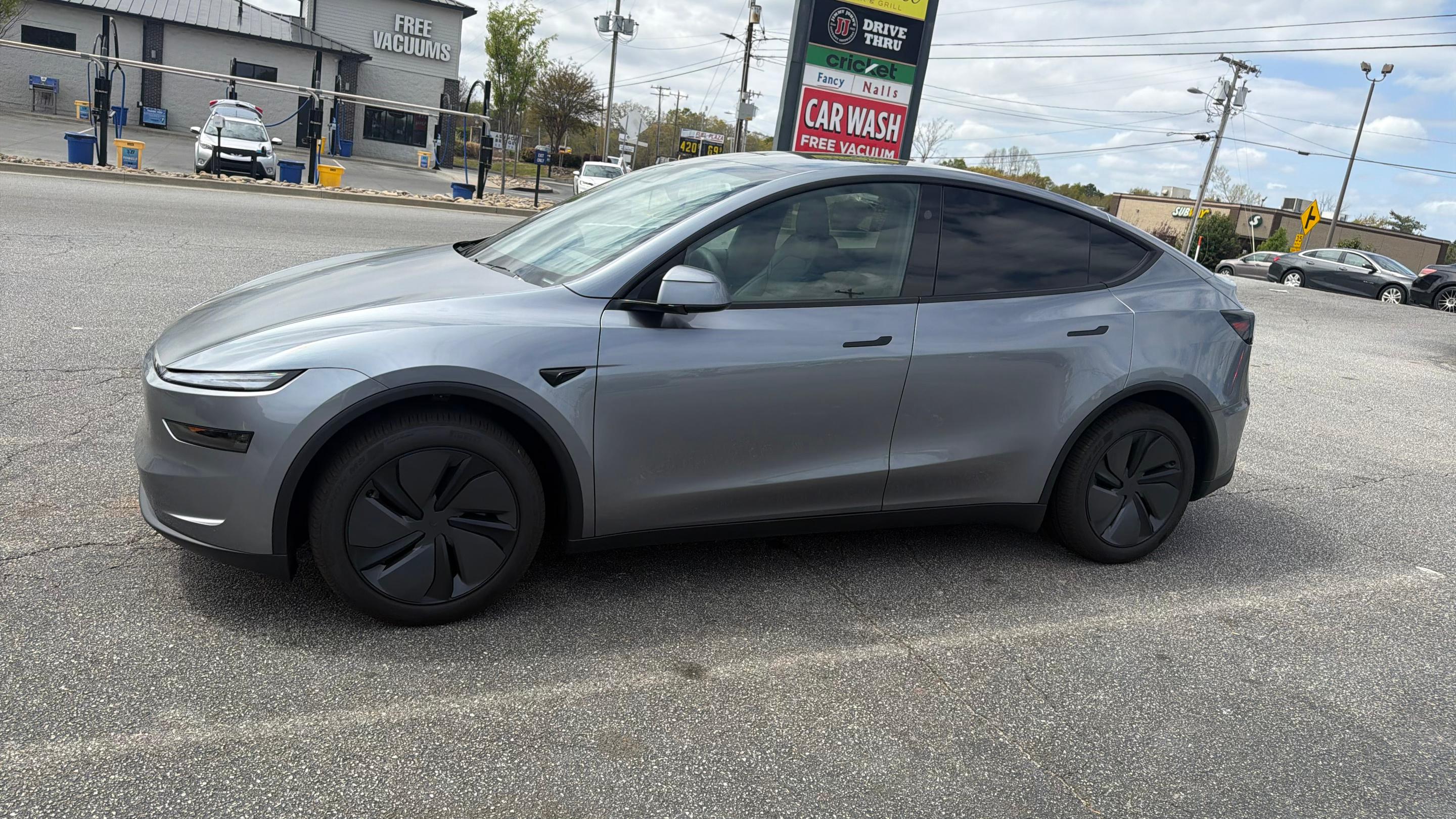 Tesla Model Y 2026 in Greenville, SC