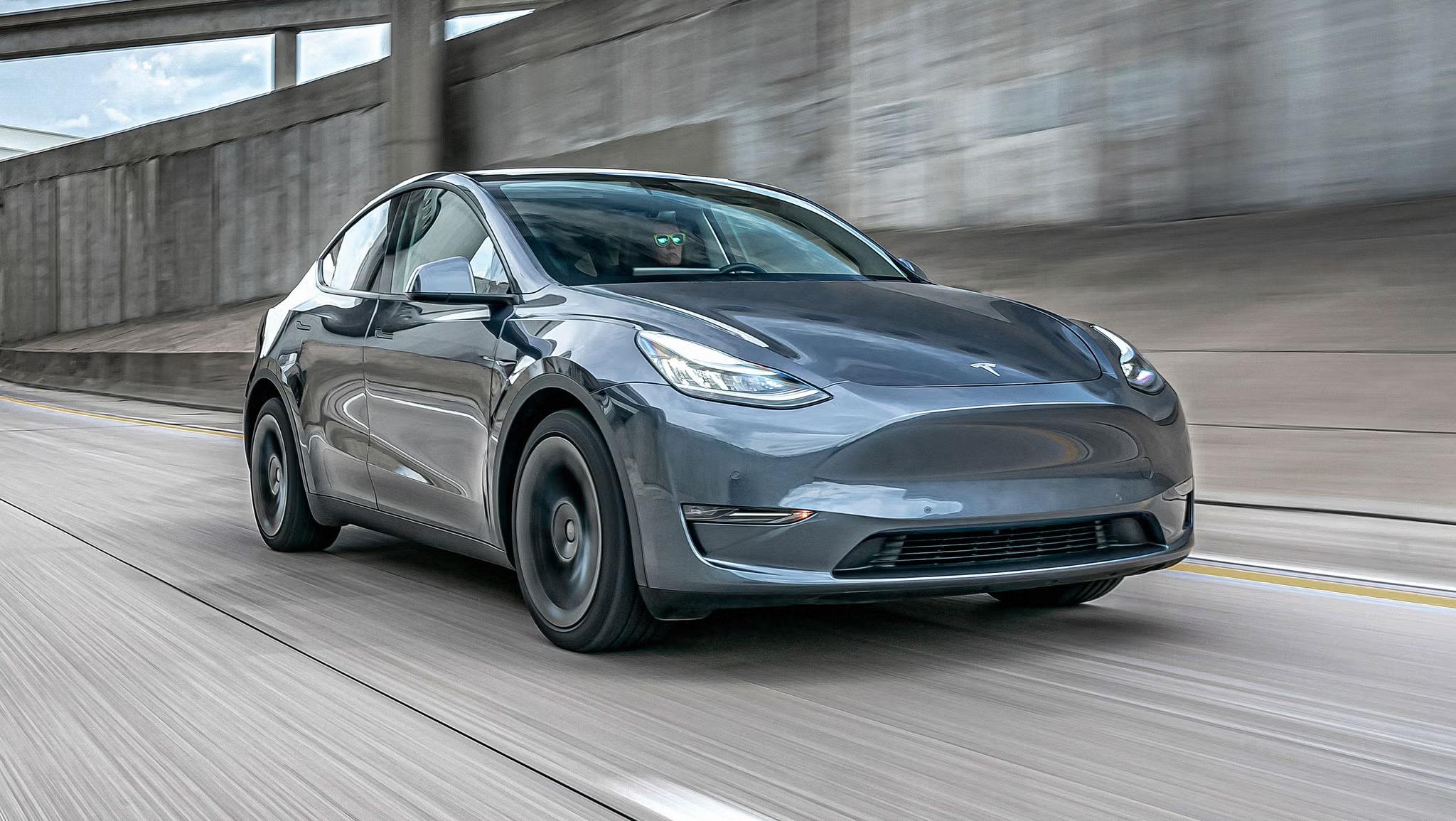 Tesla Model Y 2024 in Santa Monica, CA
