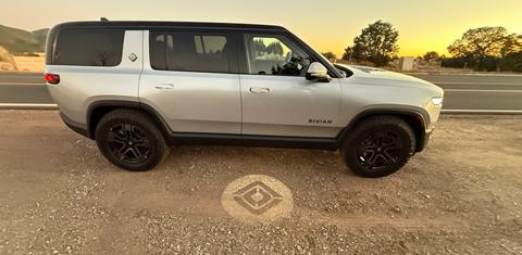Rivian R1S 2026