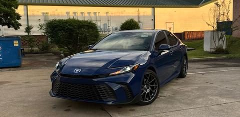 Toyota Camry Hybrid 2026
