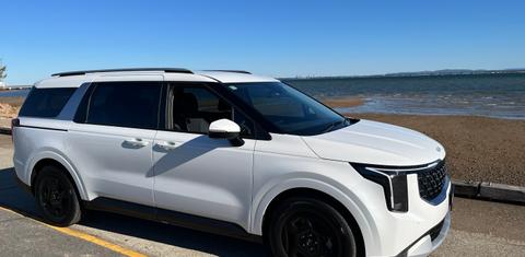 Kia CARNIVAL 2024