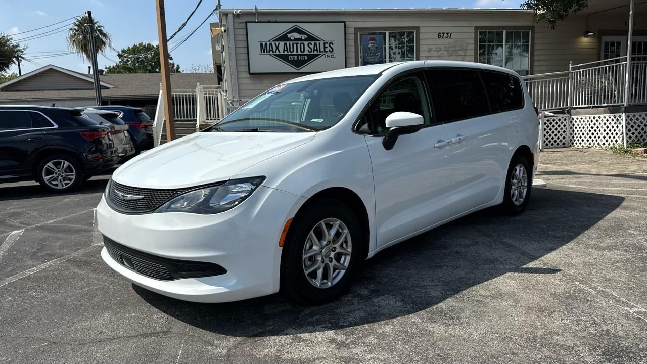 Chrysler Voyager 2022 in San Antonio, TX