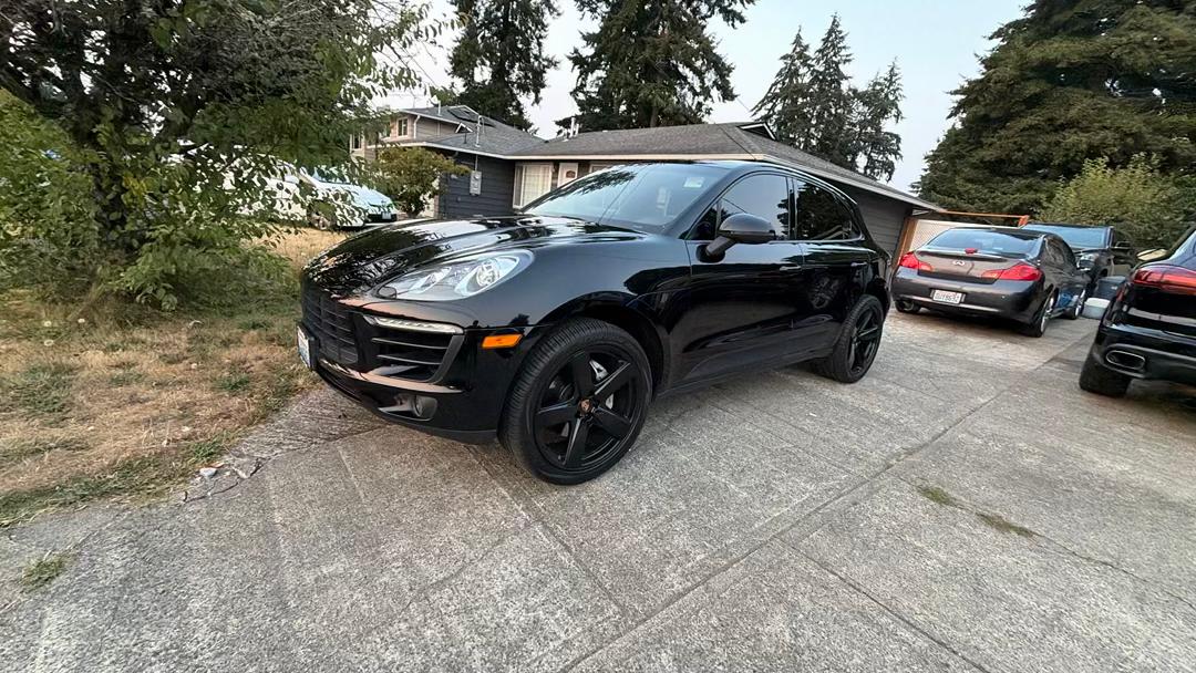 Porsche Macan 2015 in Auburn, WA