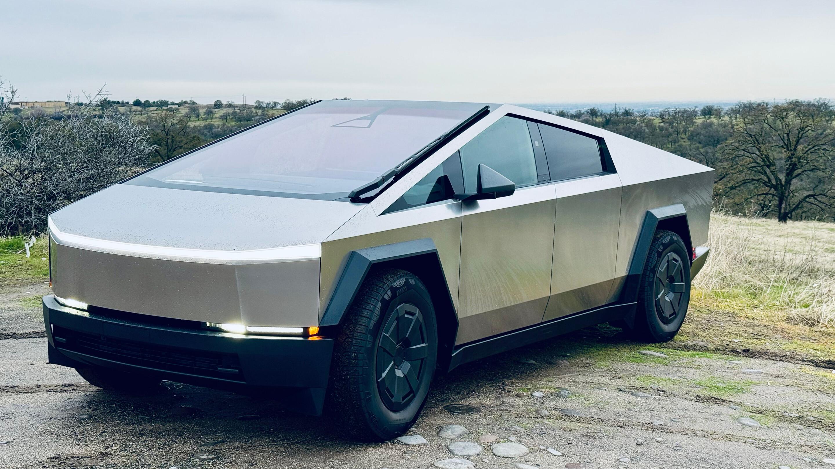 Tesla Cybertruck 2024 in Lincoln, CA