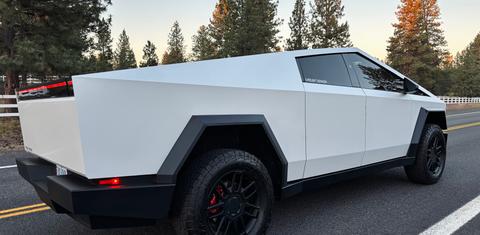 Tesla Cybertruck 2025