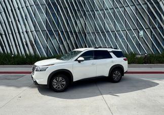Nissan Pathfinder car