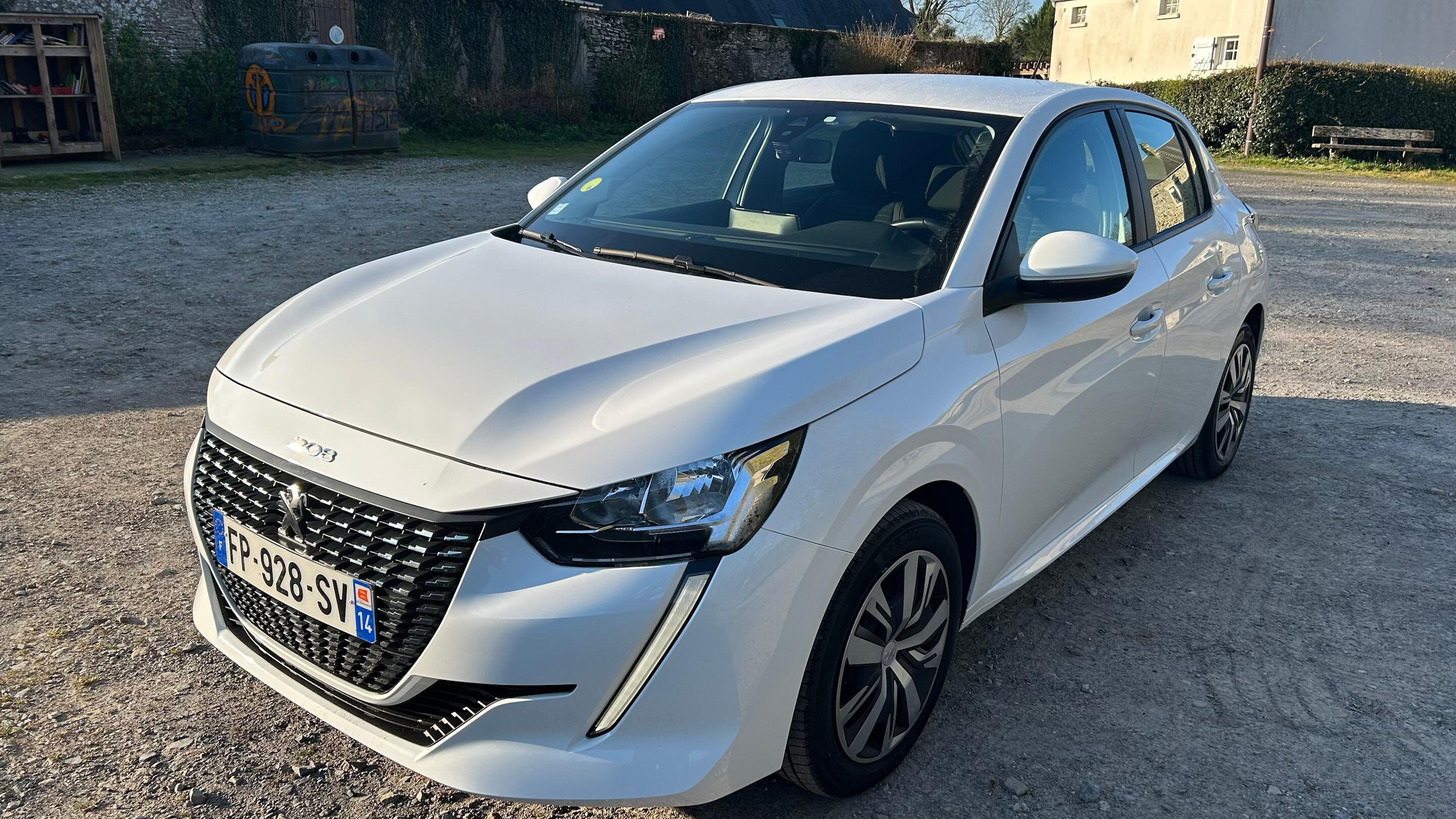 Peugeot 208 2020 in Carpiquet