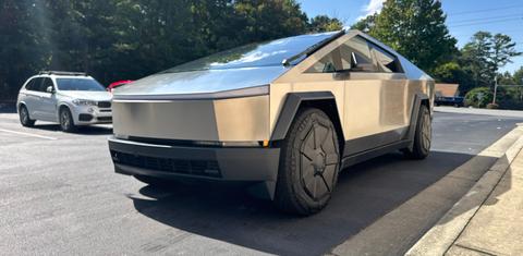 Tesla Cybertruck 2025