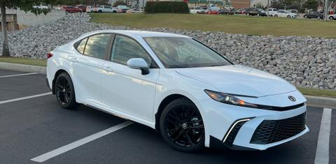 Toyota Camry Hybrid 2025
