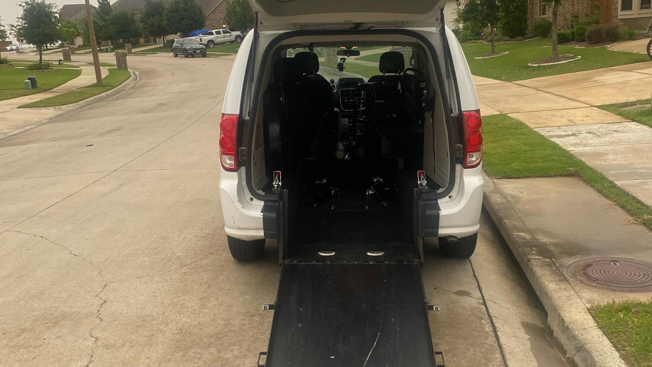 Dodge Grand Caravan 2016 in Fort Worth, TX