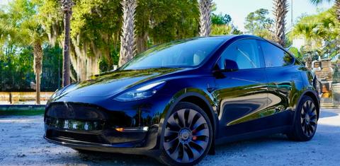 Tesla Model Y 2025