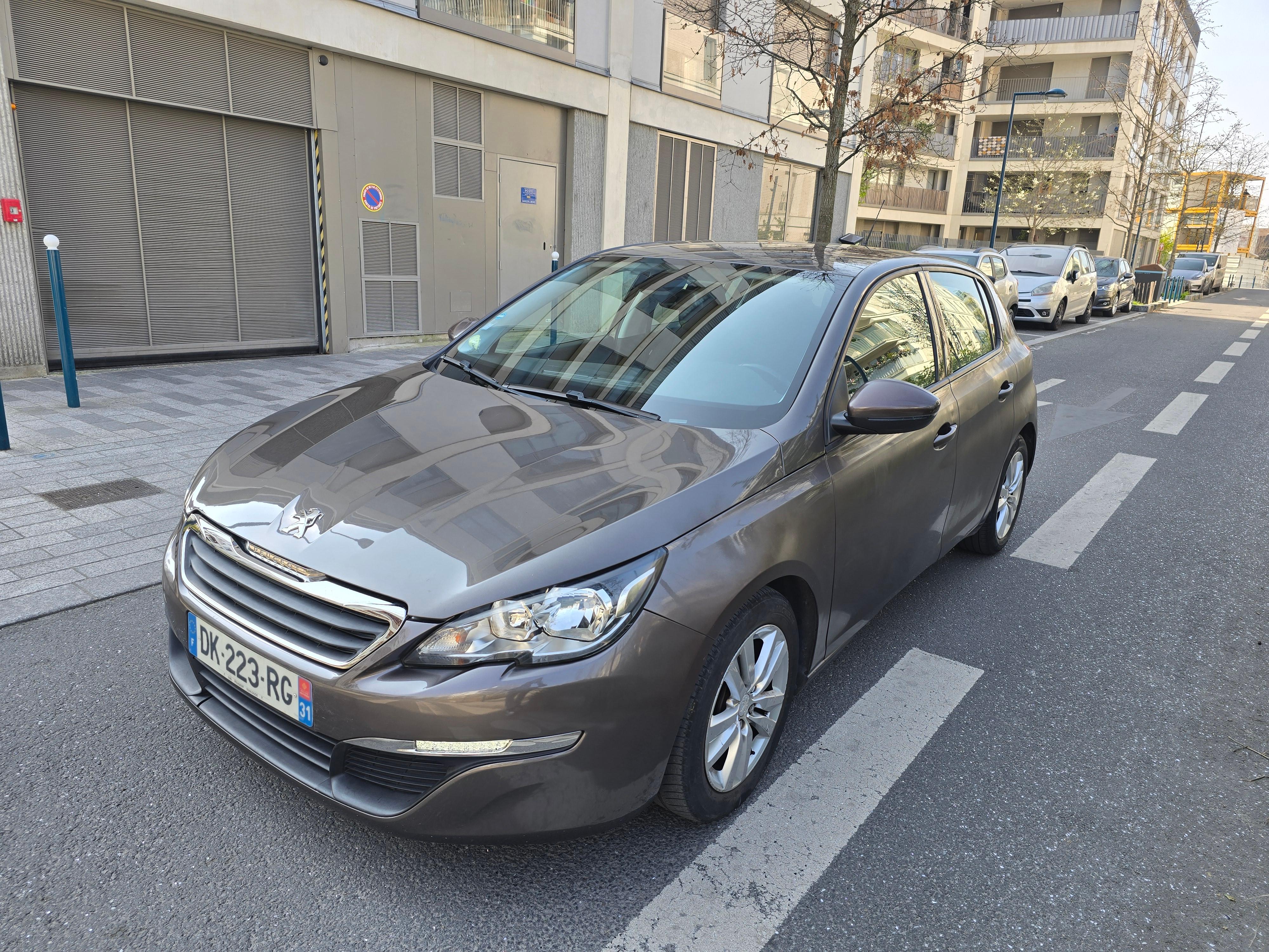Peugeot 308 2014 à Aubervilliers